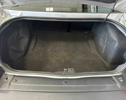 Красный Додж Челенджер, объемом двигателя 6.4 л и пробегом 45 тыс. км за 13000 $, фото 12 на Automoto.ua