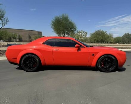 Красный Додж Челенджер, объемом двигателя 6.2 л и пробегом 44 тыс. км за 16800 $, фото 7 на Automoto.ua