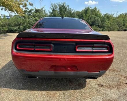Красный Додж Челенджер, объемом двигателя 6.4 л и пробегом 45 тыс. км за 13000 $, фото 5 на Automoto.ua