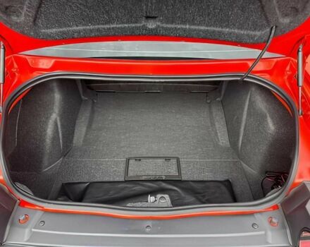 Красный Додж Челенджер, объемом двигателя 6.2 л и пробегом 44 тыс. км за 16800 $, фото 13 на Automoto.ua