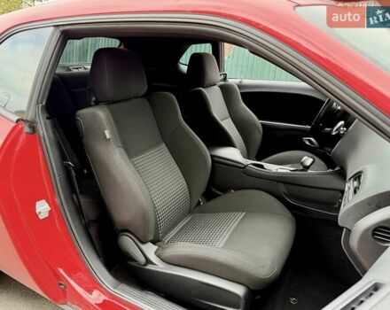 Червоний Додж Challenger, об'ємом двигуна 5.65 л та пробігом 56 тис. км за 28500 $, фото 10 на Automoto.ua