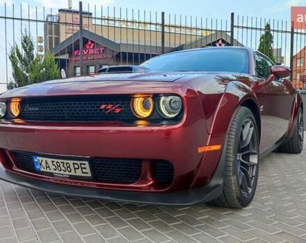 Красный Додж Челенджер, объемом двигателя 6.42 л и пробегом 34 тыс. км за 45900 $, фото 11 на Automoto.ua