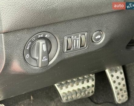 Червоний Додж Challenger, об'ємом двигуна 5.65 л та пробігом 56 тис. км за 28500 $, фото 19 на Automoto.ua