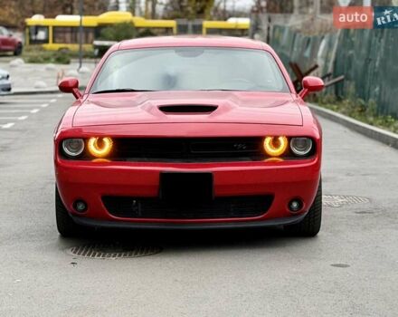 Червоний Додж Challenger, об'ємом двигуна 5.65 л та пробігом 56 тис. км за 28500 $, фото 3 на Automoto.ua
