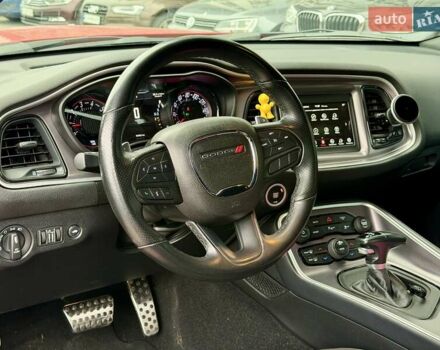 Червоний Додж Challenger, об'ємом двигуна 5.65 л та пробігом 56 тис. км за 28500 $, фото 12 на Automoto.ua