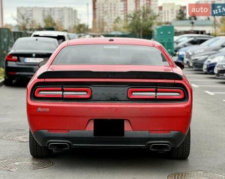 Червоний Додж Challenger, об'ємом двигуна 5.65 л та пробігом 56 тис. км за 28500 $, фото 5 на Automoto.ua