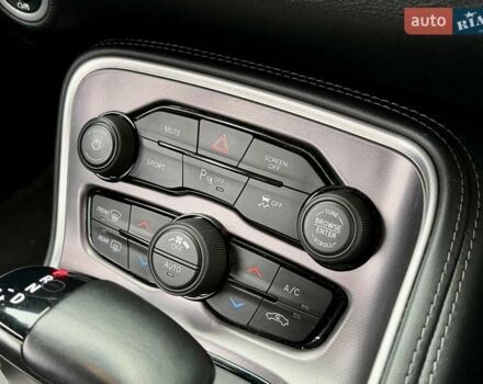 Червоний Додж Challenger, об'ємом двигуна 5.65 л та пробігом 56 тис. км за 28500 $, фото 16 на Automoto.ua