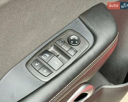 Червоний Додж Challenger, об'ємом двигуна 5.65 л та пробігом 56 тис. км за 28500 $, фото 18 на Automoto.ua