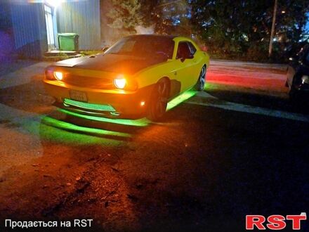 Красный Додж Челенджер, объемом двигателя 3.6 л и пробегом 1100 тыс. км за 12500 $, фото 1 на Automoto.ua