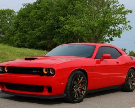 Червоний Додж Challenger, об'ємом двигуна 6.2 л та пробігом 69 тис. км за 25000 $, фото 1 на Automoto.ua