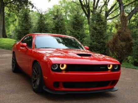 Додж Челенджер 2017 в Киеве на Automoto.ua Красный Додж Челенджер, объемом двигателя 6.2 л и пробегом 58 тыс. км за 13670 $, фото 1 на Automoto.ua