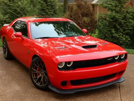Додж Челенджер 2017 в Ровно на Automoto.ua Красный Додж Челенджер, объемом двигателя 6.2 л и пробегом 63 тыс. км за 10000 $, фото 1 на Automoto.ua