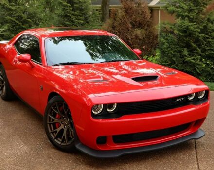 Додж Челенджер 2017 в Ровно на Automoto.ua Красный Додж Челенджер, объемом двигателя 6.2 л и пробегом 63 тыс. км за 10000 $, фото 1 на Automoto.ua