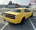 Желтый Додж Челенджер, объемом двигателя 6.17 л и пробегом 33 тыс. км за 45000 $, фото 19 на Automoto.ua