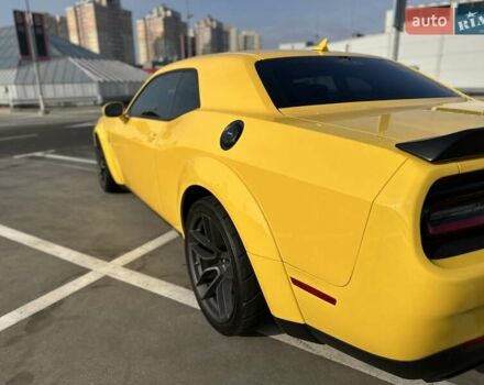 Желтый Додж Челенджер, объемом двигателя 6.17 л и пробегом 33 тыс. км за 45000 $, фото 18 на Automoto.ua