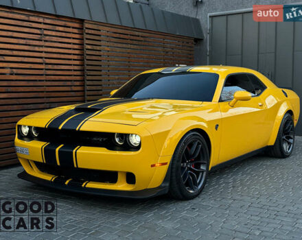 Желтый Додж Челенджер, объемом двигателя 7 л и пробегом 29 тыс. км за 65000 $, фото 2 на Automoto.ua
