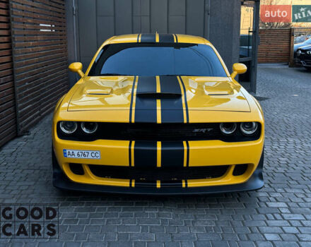 Желтый Додж Челенджер, объемом двигателя 7 л и пробегом 29 тыс. км за 65000 $, фото 1 на Automoto.ua