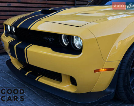 Желтый Додж Челенджер, объемом двигателя 7 л и пробегом 29 тыс. км за 65000 $, фото 5 на Automoto.ua