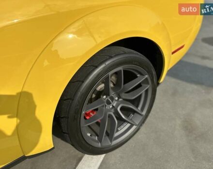 Желтый Додж Челенджер, объемом двигателя 6.17 л и пробегом 33 тыс. км за 45000 $, фото 27 на Automoto.ua