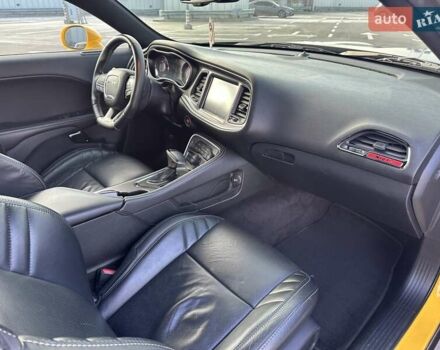 Желтый Додж Челенджер, объемом двигателя 6.17 л и пробегом 33 тыс. км за 45000 $, фото 34 на Automoto.ua