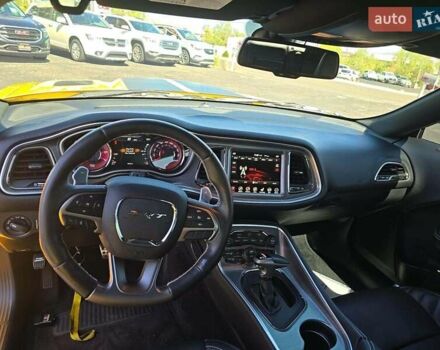 Жовтий Додж Challenger, об'ємом двигуна 6.2 л та пробігом 15 тис. км за 22000 $, фото 15 на Automoto.ua