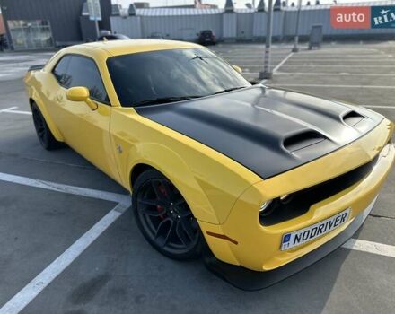 Желтый Додж Челенджер, объемом двигателя 6.17 л и пробегом 33 тыс. км за 45000 $, фото 28 на Automoto.ua