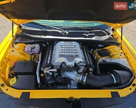 Жовтий Додж Challenger, об'ємом двигуна 6.2 л та пробігом 15 тис. км за 22000 $, фото 16 на Automoto.ua