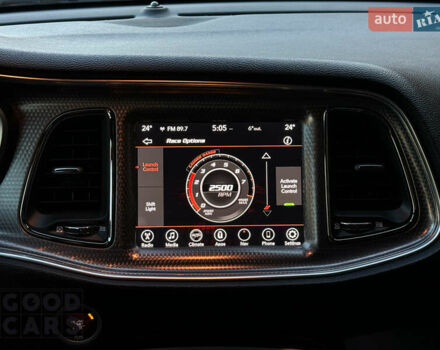 Желтый Додж Челенджер, объемом двигателя 7 л и пробегом 29 тыс. км за 65000 $, фото 27 на Automoto.ua