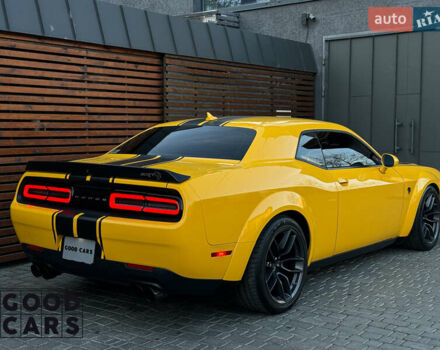 Желтый Додж Челенджер, объемом двигателя 7 л и пробегом 29 тыс. км за 65000 $, фото 16 на Automoto.ua