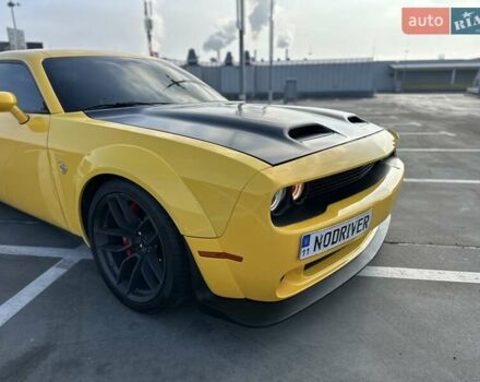 Желтый Додж Челенджер, объемом двигателя 6.17 л и пробегом 33 тыс. км за 45000 $, фото 10 на Automoto.ua