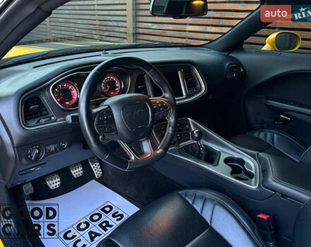 Желтый Додж Челенджер, объемом двигателя 7 л и пробегом 29 тыс. км за 65000 $, фото 23 на Automoto.ua