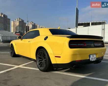 Желтый Додж Челенджер, объемом двигателя 6.17 л и пробегом 33 тыс. км за 45000 $, фото 15 на Automoto.ua
