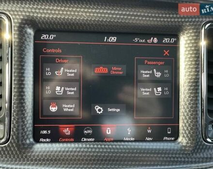 Желтый Додж Челенджер, объемом двигателя 6.17 л и пробегом 33 тыс. км за 45000 $, фото 3 на Automoto.ua