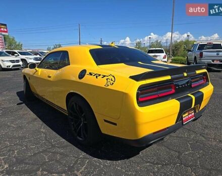 Жовтий Додж Challenger, об'ємом двигуна 6.2 л та пробігом 15 тис. км за 22000 $, фото 4 на Automoto.ua