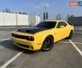 Желтый Додж Челенджер, объемом двигателя 6.17 л и пробегом 33 тыс. км за 45000 $, фото 1 на Automoto.ua