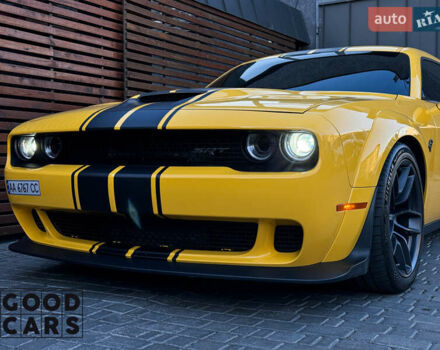 Желтый Додж Челенджер, объемом двигателя 7 л и пробегом 29 тыс. км за 65000 $, фото 4 на Automoto.ua