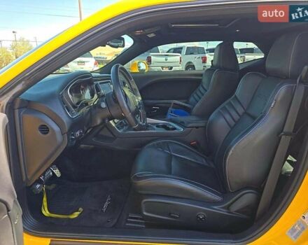 Жовтий Додж Challenger, об'ємом двигуна 6.2 л та пробігом 15 тис. км за 22000 $, фото 10 на Automoto.ua