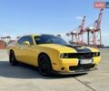 Желтый Додж Челенджер, объемом двигателя 6.4 л и пробегом 57 тыс. км за 69000 $, фото 4 на Automoto.ua