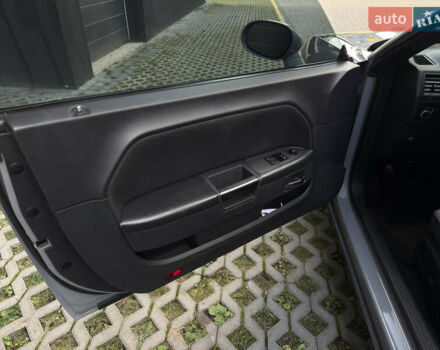 Серый Додж Челенджер, объемом двигателя 3.6 л и пробегом 213 тыс. км за 12999 $, фото 10 на Automoto.ua