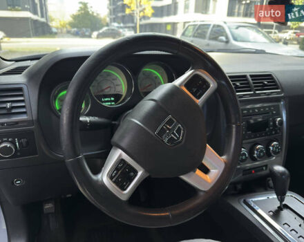 Серый Додж Челенджер, объемом двигателя 3.6 л и пробегом 213 тыс. км за 12999 $, фото 13 на Automoto.ua