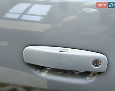 Серый Додж Челенджер, объемом двигателя 3.6 л и пробегом 213 тыс. км за 12999 $, фото 5 на Automoto.ua