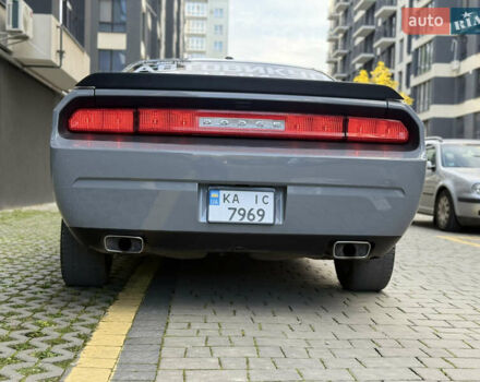 Серый Додж Челенджер, объемом двигателя 3.6 л и пробегом 213 тыс. км за 12999 $, фото 7 на Automoto.ua