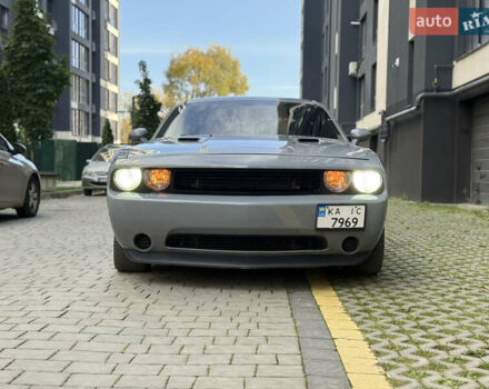 Серый Додж Челенджер, объемом двигателя 3.6 л и пробегом 213 тыс. км за 12999 $, фото 1 на Automoto.ua