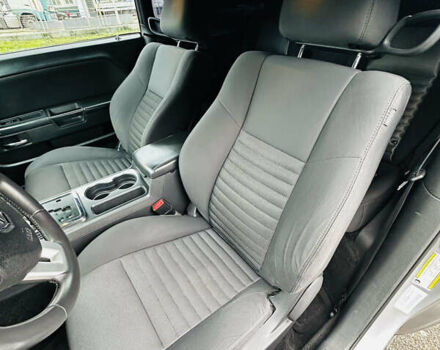 Сірий Додж Challenger, об'ємом двигуна 3.6 л та пробігом 170 тис. км за 15000 $, фото 12 на Automoto.ua