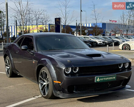 Серый Додж Челенджер, объемом двигателя 6.41 л и пробегом 108 тыс. км за 26500 $, фото 1 на Automoto.ua