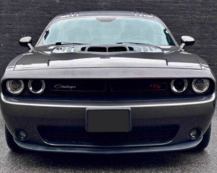 Серый Додж Челенджер, объемом двигателя 5.7 л и пробегом 76 тыс. км за 10200 $, фото 1 на Automoto.ua
