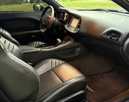 Серый Додж Челенджер, объемом двигателя 6.2 л и пробегом 78 тыс. км за 16800 $, фото 9 на Automoto.ua