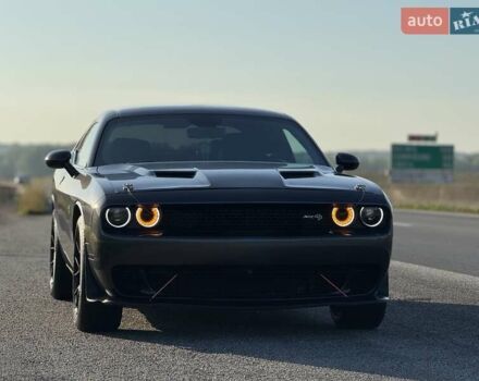 Серый Додж Челенджер, объемом двигателя 3.6 л и пробегом 170 тыс. км за 18300 $, фото 7 на Automoto.ua