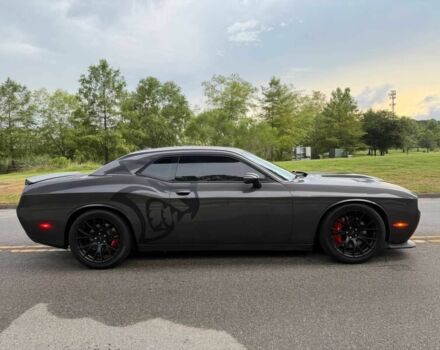 Серый Додж Челенджер, объемом двигателя 6.2 л и пробегом 78 тыс. км за 16800 $, фото 8 на Automoto.ua