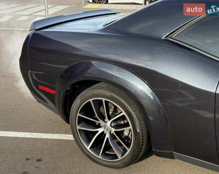 Серый Додж Челенджер, объемом двигателя 6.41 л и пробегом 108 тыс. км за 26500 $, фото 6 на Automoto.ua